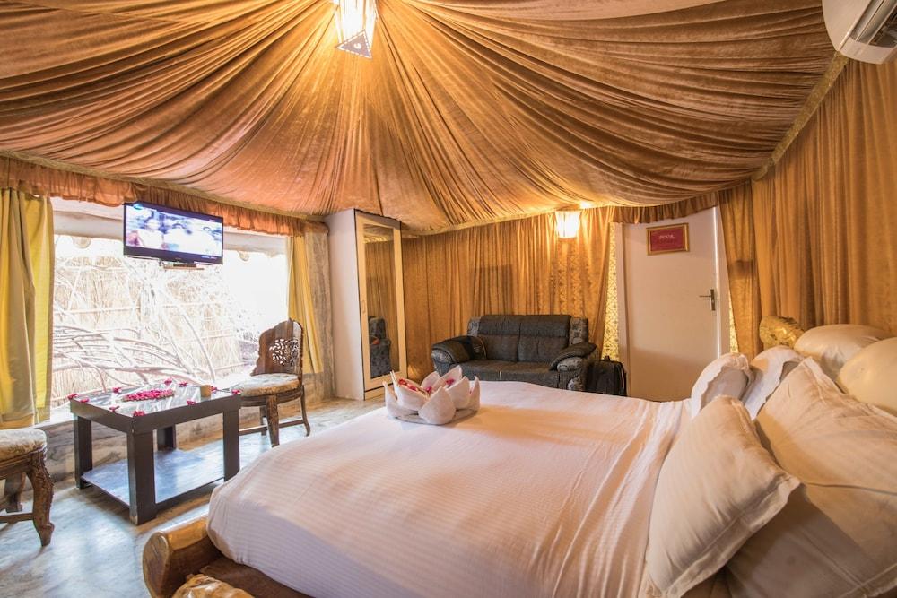 Lohagarh Fort Resort Kukas Extérieur photo