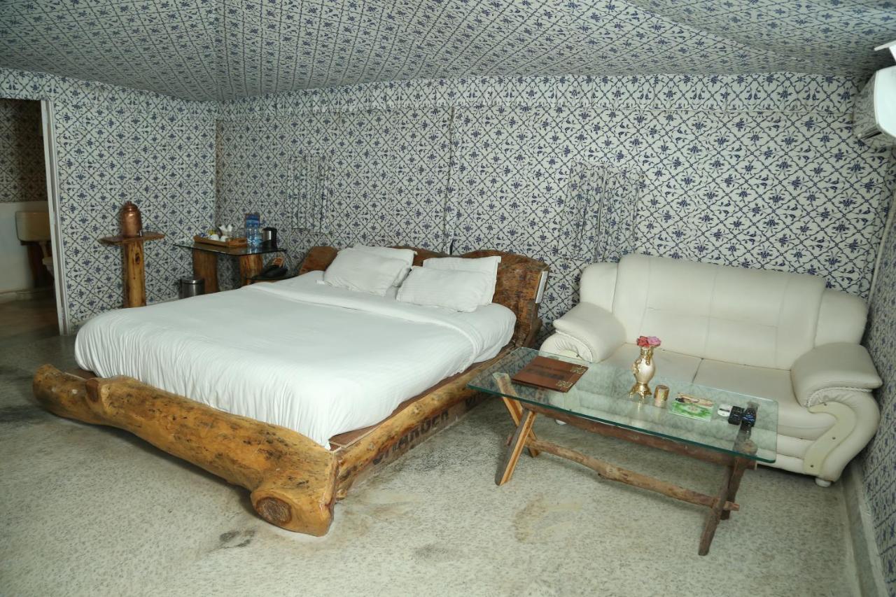 Lohagarh Fort Resort Kukas Extérieur photo