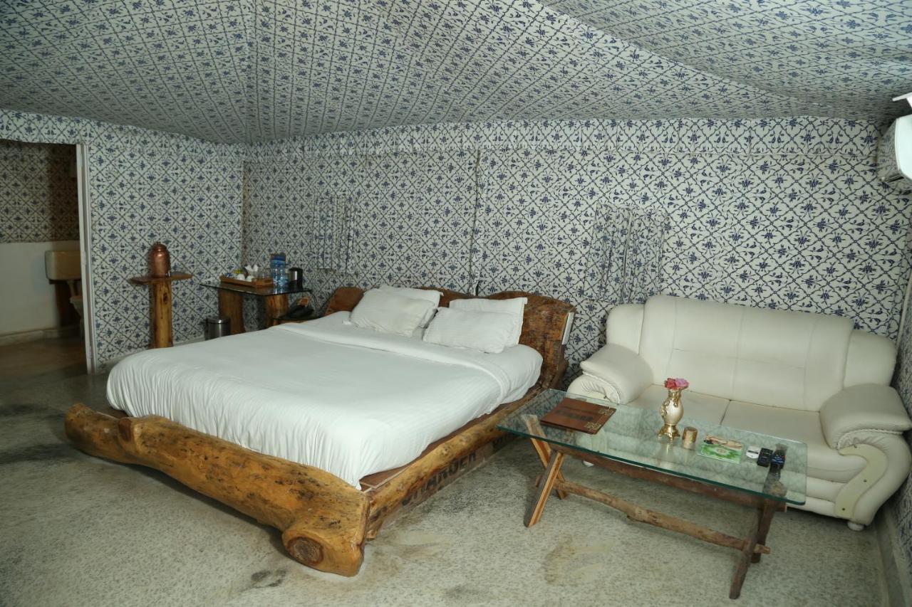 Lohagarh Fort Resort Kukas Extérieur photo