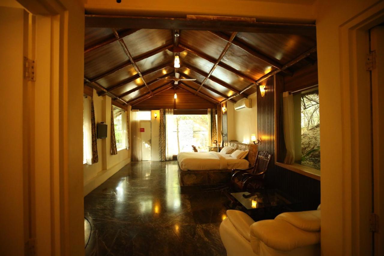 Lohagarh Fort Resort Kukas Extérieur photo