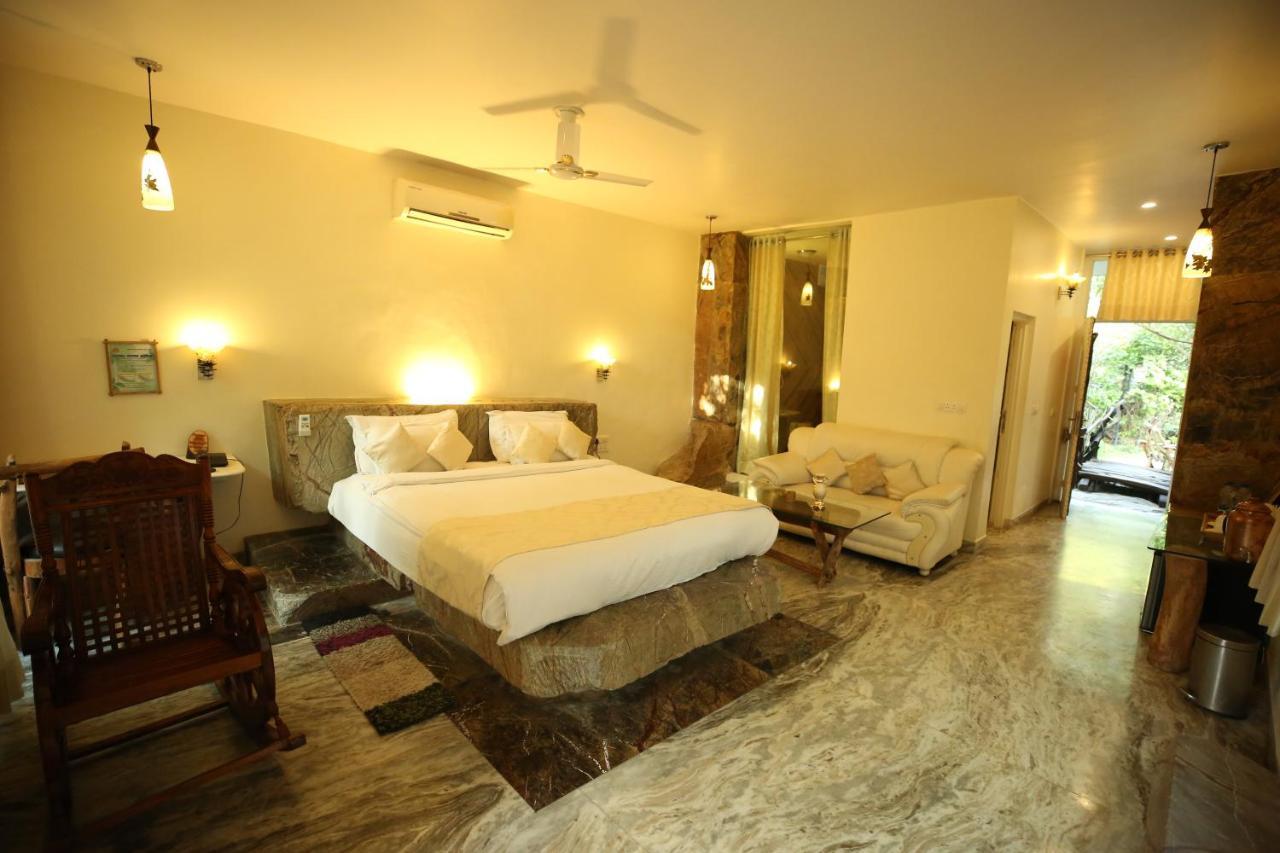 Lohagarh Fort Resort Kukas Extérieur photo