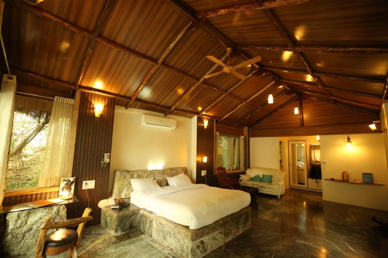 Lohagarh Fort Resort Kukas Extérieur photo