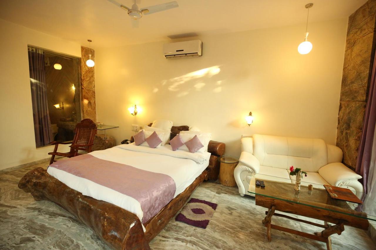 Lohagarh Fort Resort Kukas Extérieur photo