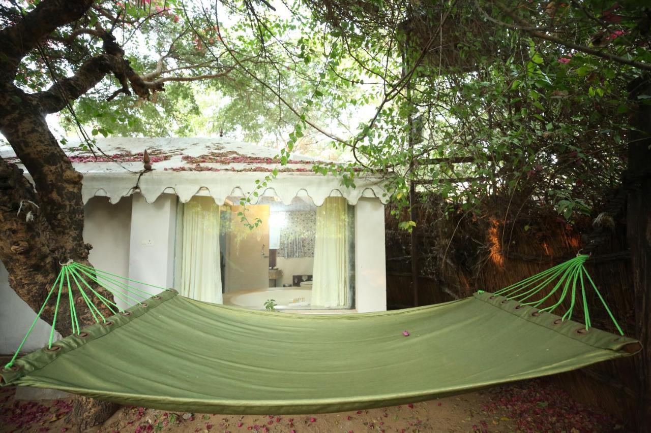 Lohagarh Fort Resort Kukas Extérieur photo